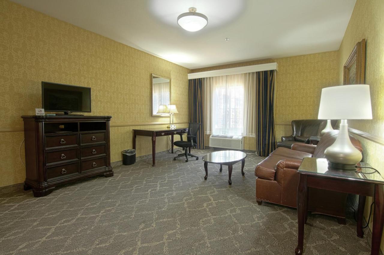 Azure Hotel&Suites Ontario Trademark Collection By Wyndham Eksteriør billede